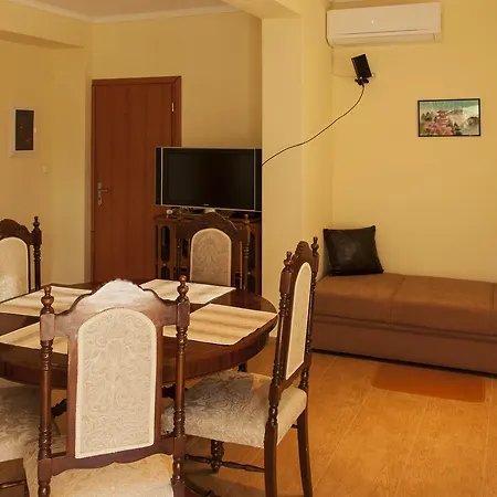 Lejlighed Ellinas Homes *