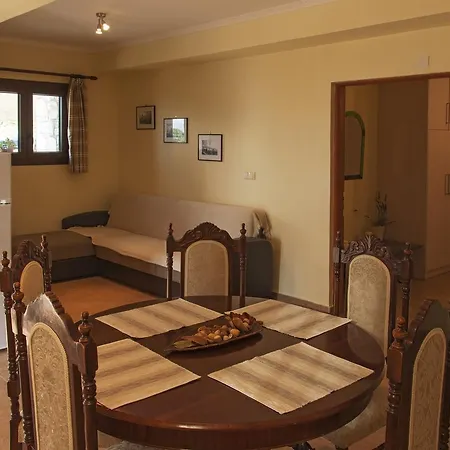 Lejlighed Ellinas Homes *