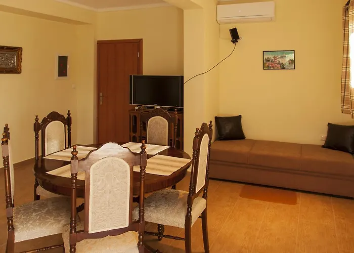 Apartament Ellinas Homes *