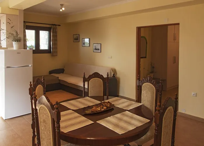 Apartament Ellinas Homes *